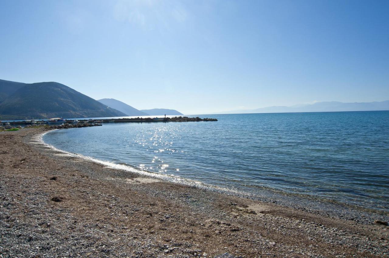 Appartamento Luxury Seafront House Nearby Delphi Kirra Esterno foto