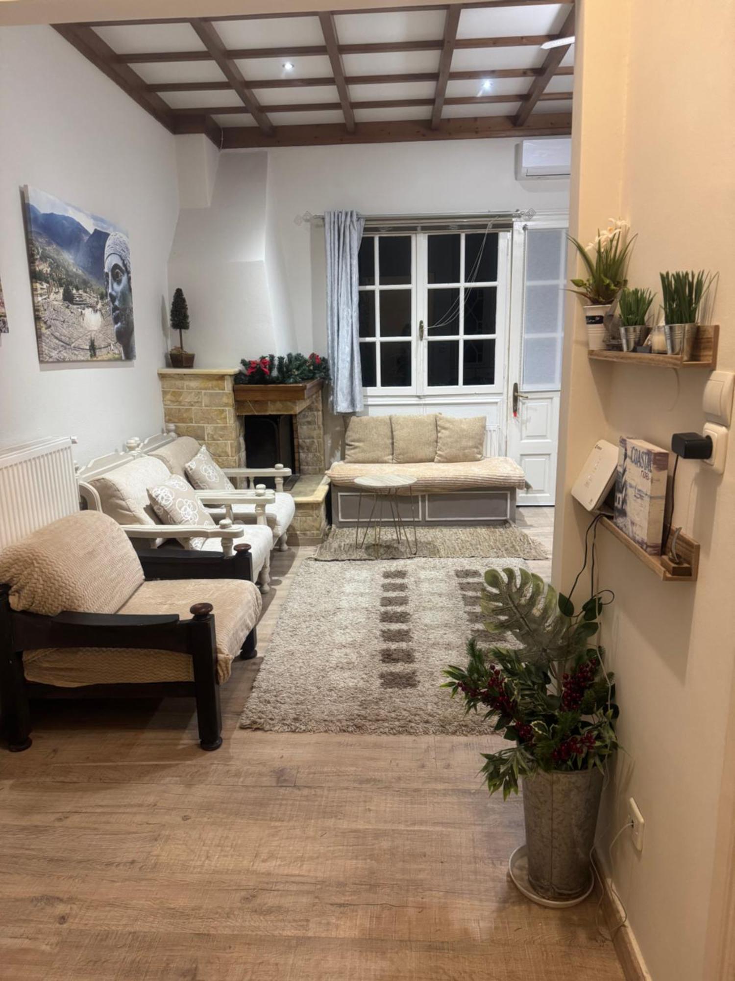 Appartamento Luxury Seafront House Nearby Delphi Kirra Esterno foto
