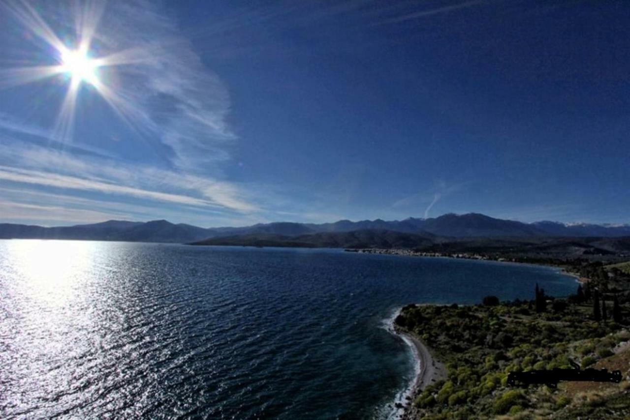 Appartamento Luxury Seafront House Nearby Delphi Kirra Esterno foto